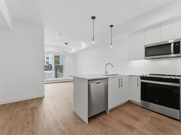 265 E Wolf Willow Blvd SE #2110, Calgary, AB T2X 3Z8