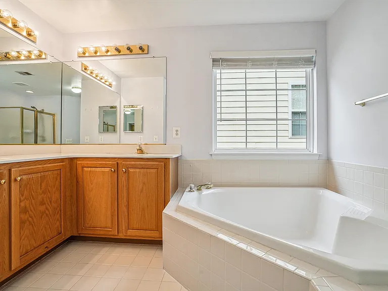 9305 Sumner Lake Blvd — Photo 20