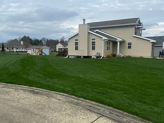2nd image of 455 Jeffrey Ct