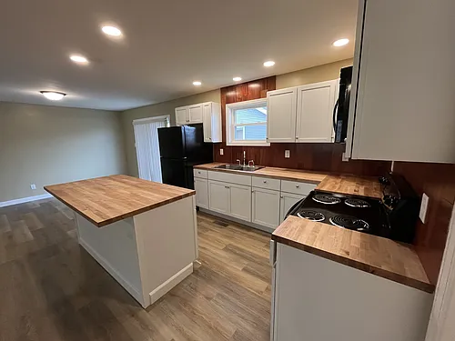 425 Paul Ave Photo 1