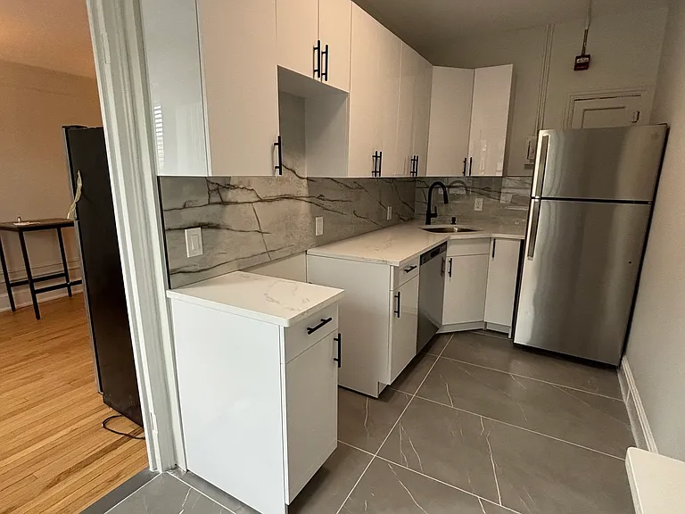 271 Greenwich Ave #1B — Photo 5