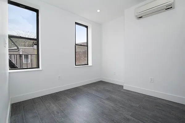 Rented by Brick&Mortar | media 11