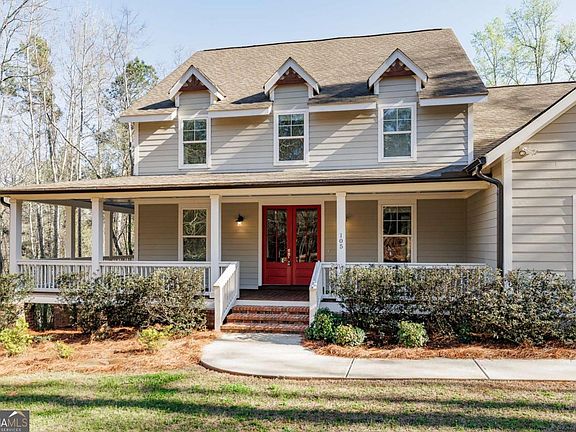 2nd image of 105 Inverness Rd