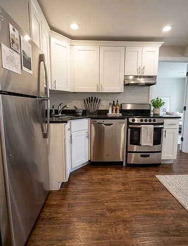 135 Chiswick Rd #B Photo 1 135 Chiswick Rd #B Photo 1
