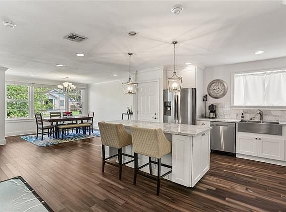 4th image of 4764 Lafaye St