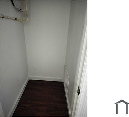 3rd image of 1001 Polk St