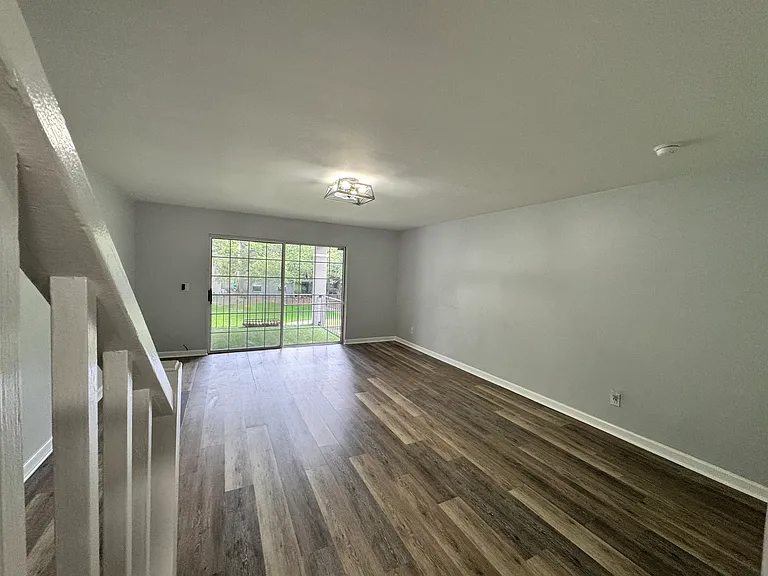 4324 Plaza Gate Ln S #202 — Photo 4