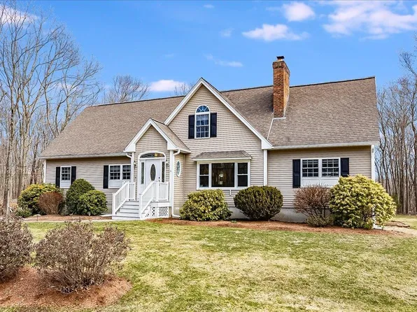 16 Hawthorne Drive, Atkinson, NH 03811