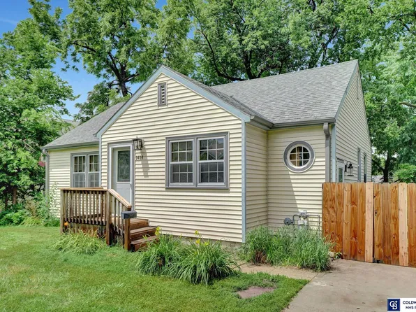 1414 Burr St, Lincoln, NE 68502