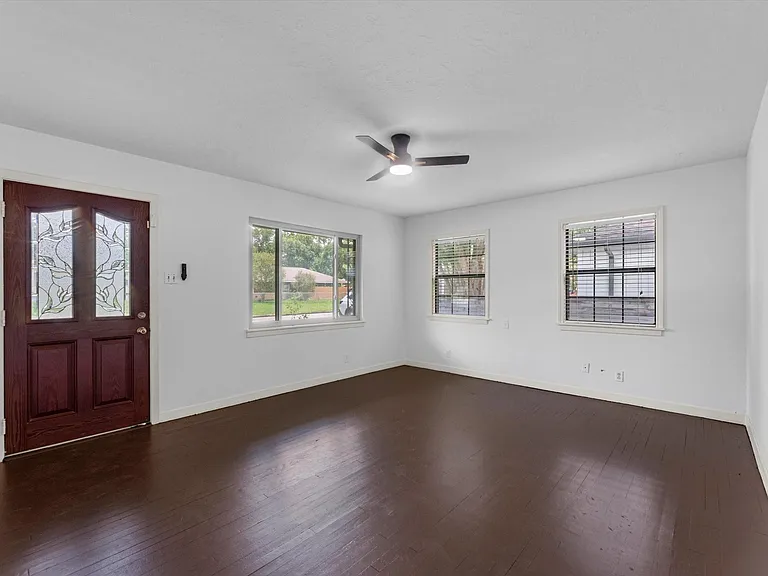 8549 Western Dr — Photo 4
