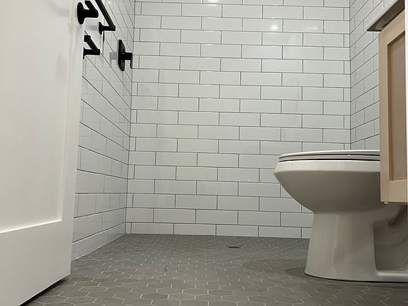 4th image of 4933 Monte Vista St #3/4