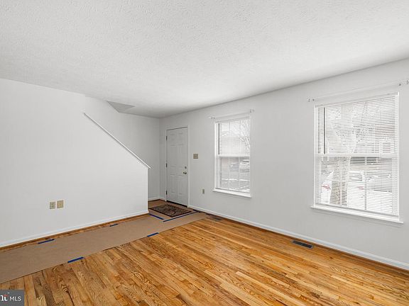 5th image of 105 Parkside Dr