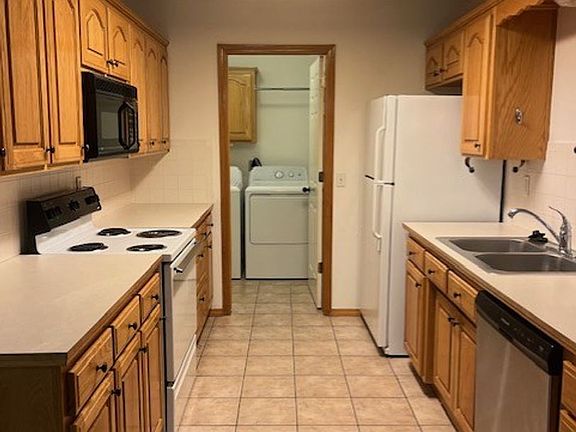 4th image of 2102 SE Atherton Cir