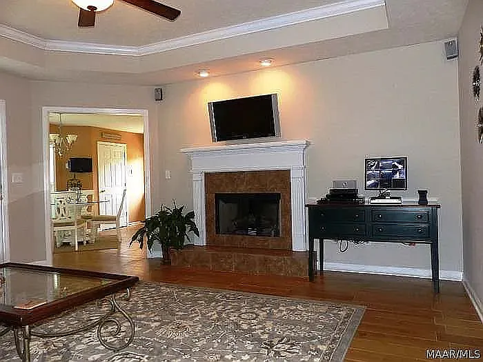 3 bed, 1554 sqft, $2,100 — Photo 2