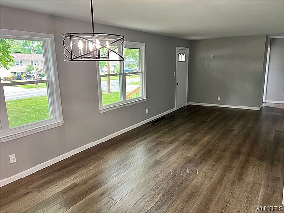 5th image of 6821 Cedar St