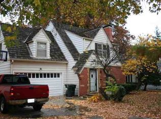 1617 SW Lakeside Dr, Topeka, KS 66604