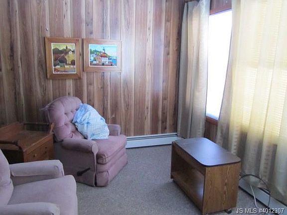 4th image of 15 Whitaker Dr