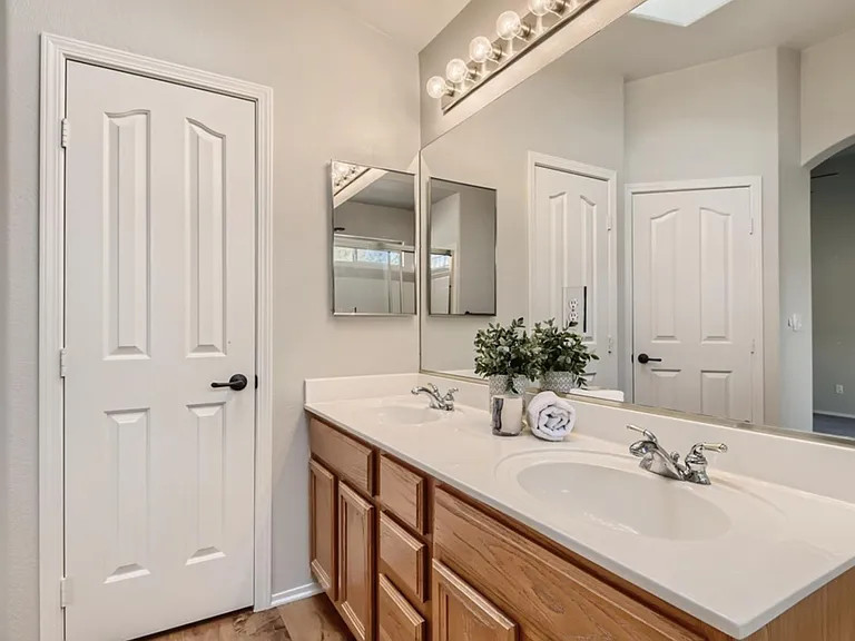 2212 Crestline Falls Pl — Photo 15