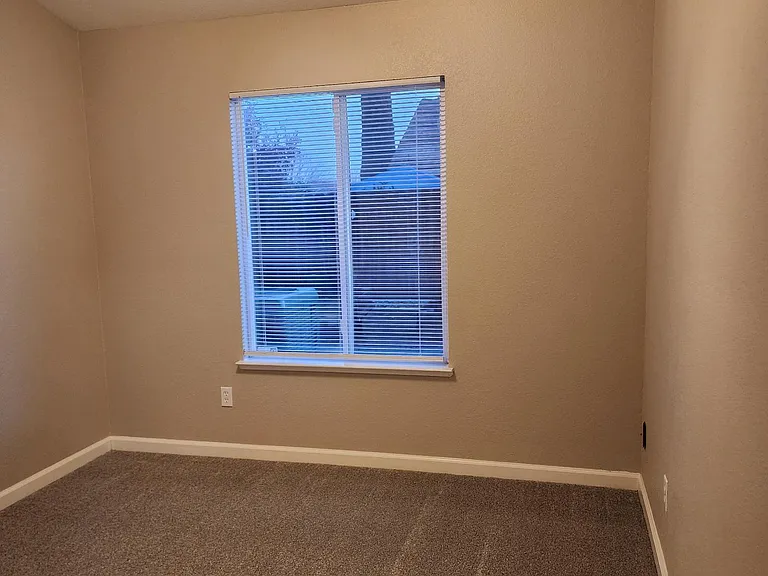 322 Roan Dr — Photo 13