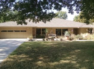 649 S Lakeshore Dr, Wichita, KS 67230