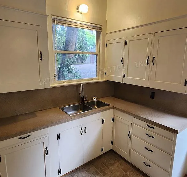 117 King Avenue 2156 Davis St — Photo 18