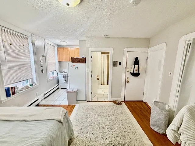 Studio, 9999 sqft, $2,325 — Photo 4