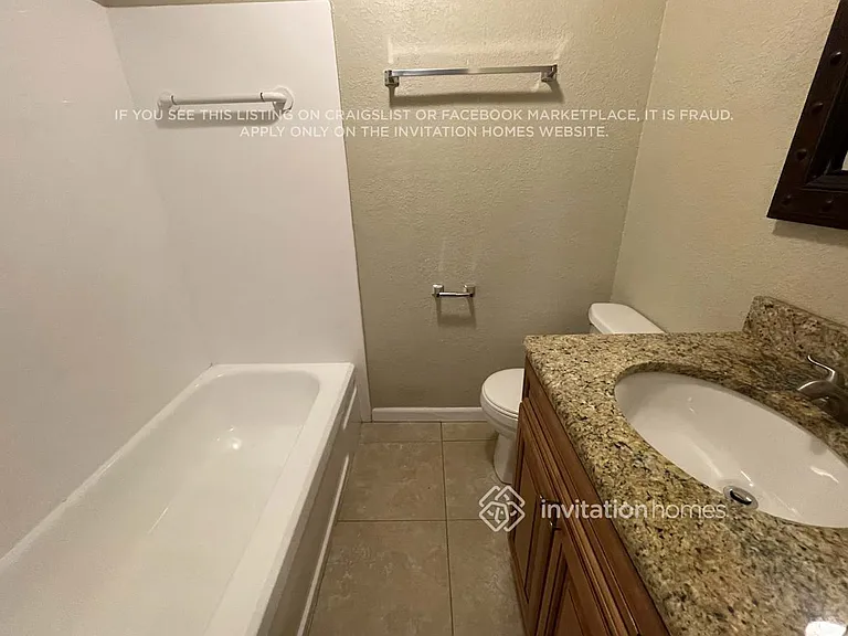 939 Lakewood Ave — Photo 10