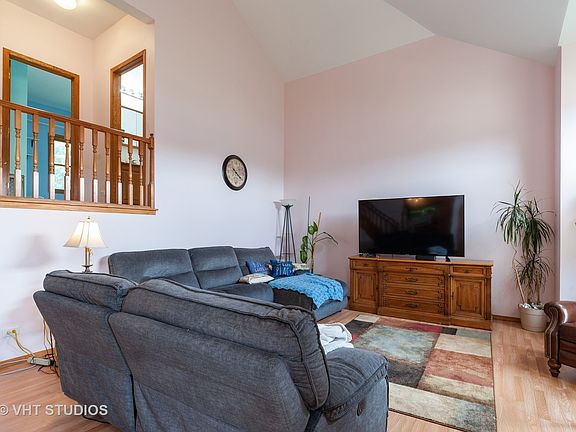 2nd image of 1128 Gladys Ct