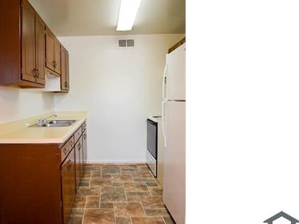 7710 Colonial Point Ln #12-B