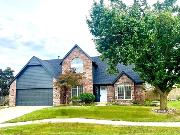 6313 E Broadway St, Broken Arrow, OK 74014