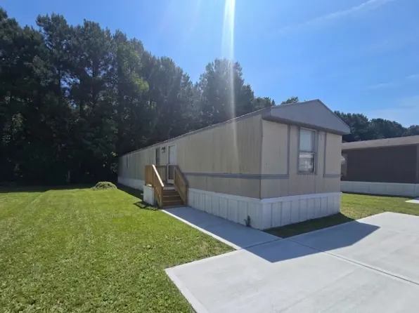1121 Merry Maple Ln #61, Fayetteville, NC 28304