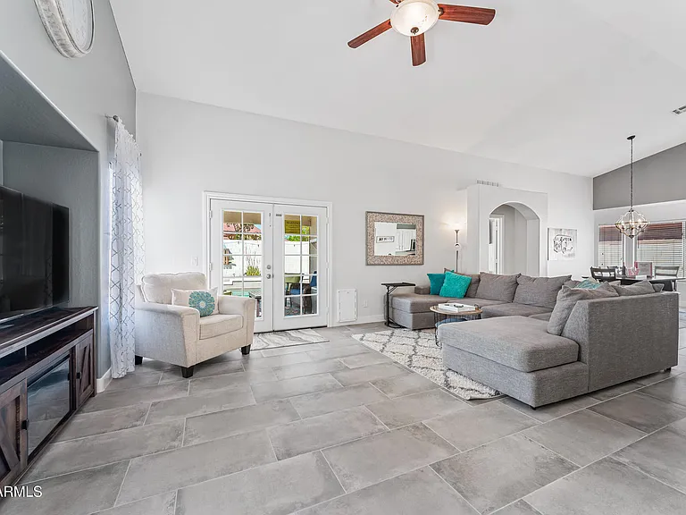 3228 E Sandy Way — Photo 4