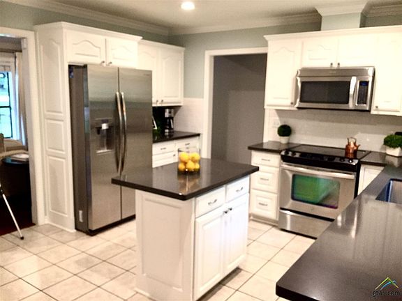 4th image of 4918 Pine Knoll Dr