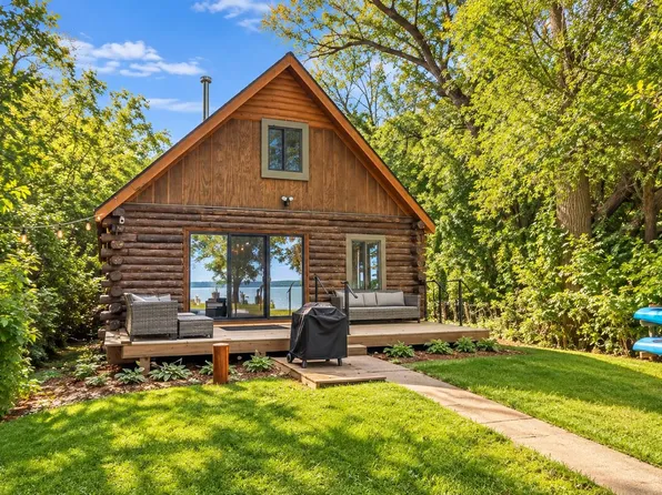 5722 Springbrook Rd, Omro, WI 54963