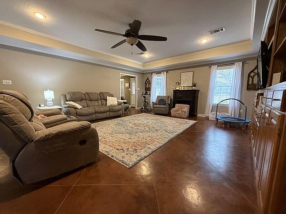 3rd image of 105 Woodson St