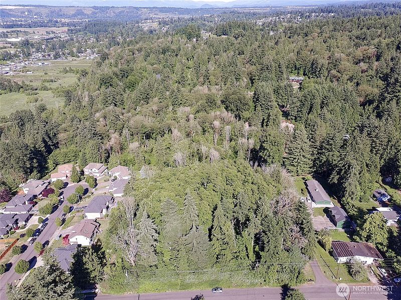 2nd image of 1701 13th Street SE