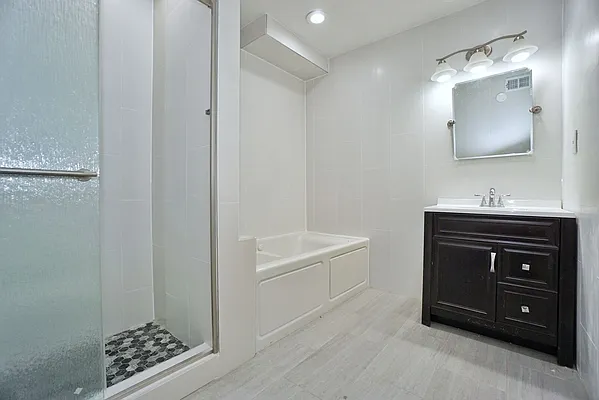 Sold by 5 Boro Realty Corp | media 28