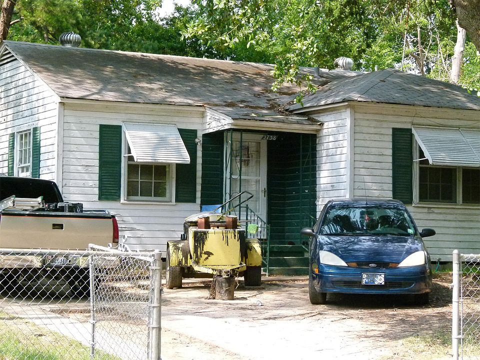 1st image of 2738 Meadow Ave