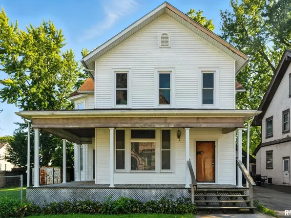 325 Kirkwood Blvd, Davenport, IA 52803