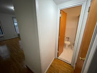 Rented by R New York