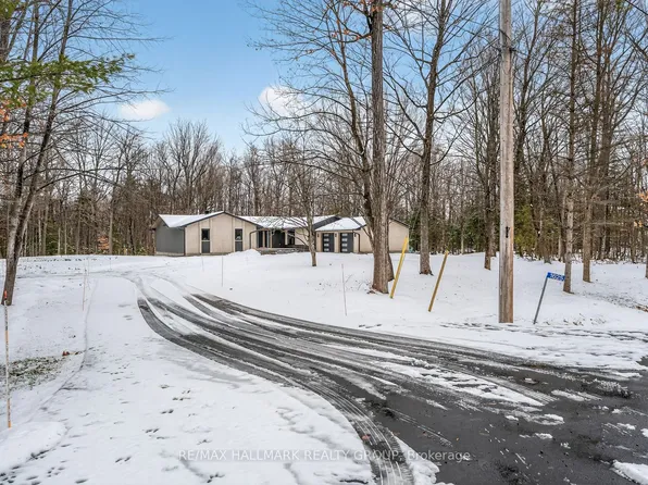 1625 Royal Orchard Dr, Ottawa, ON K4C 1A9