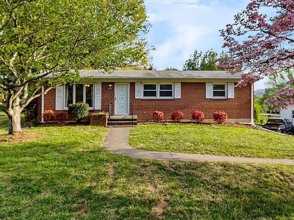 1st image of 1815 Park Manor Dr