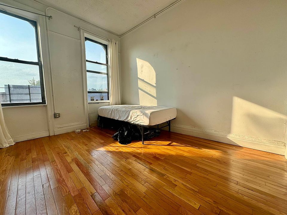 1st image of 250 Stockholm St APT 4R