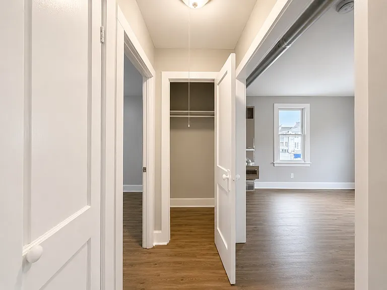 291 E Main St #2E — Photo 8