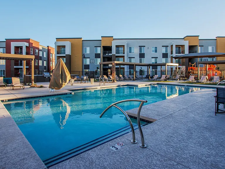 Copa Flats — Photo 63