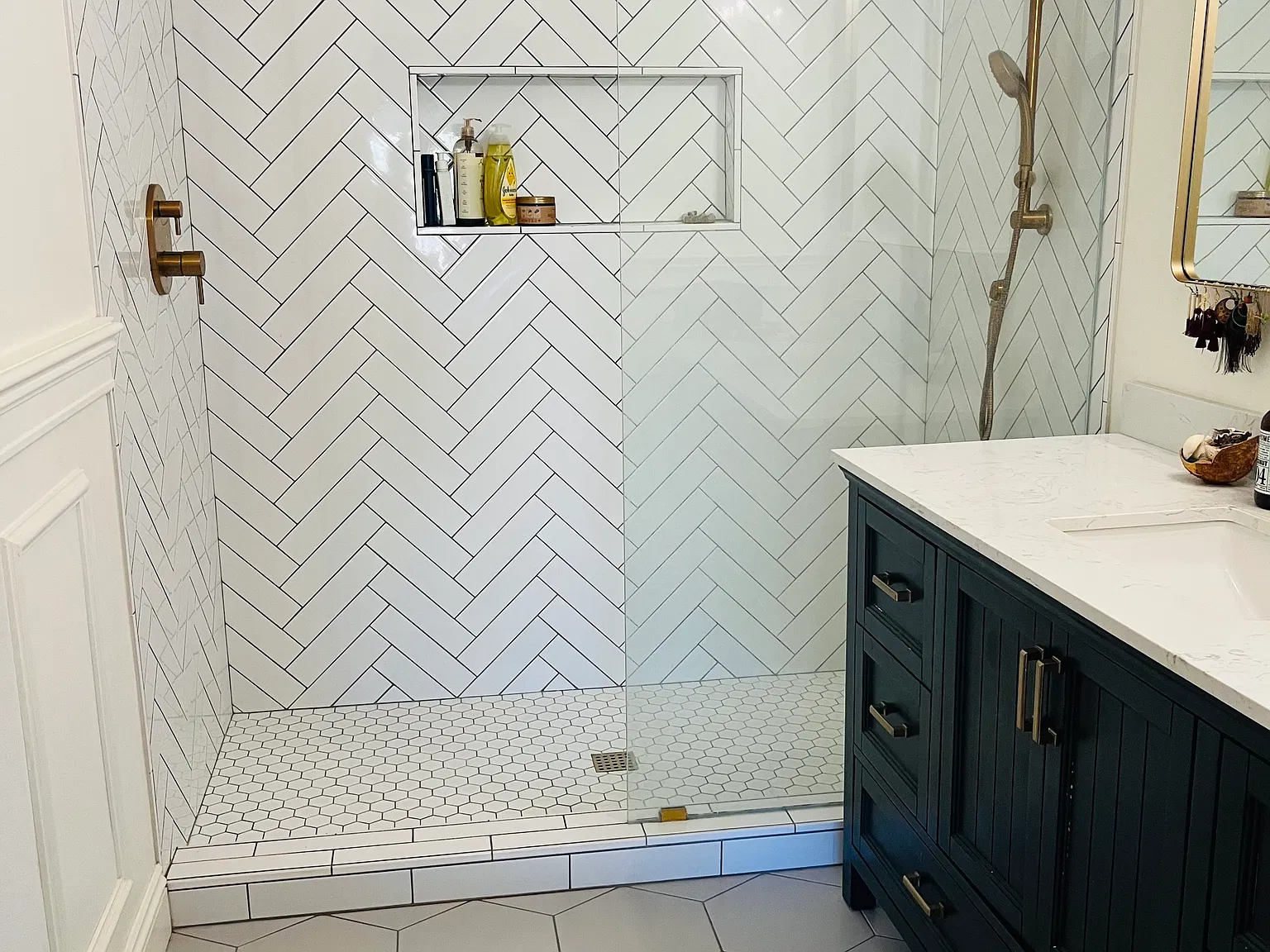 4 bed, 1800 sqft, $6,900 — Photo 1