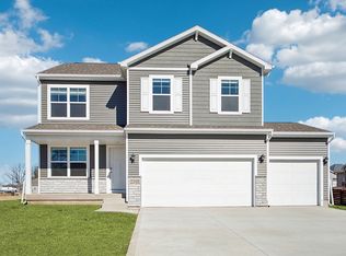 2880 Grassland Ct, Hiawatha, IA