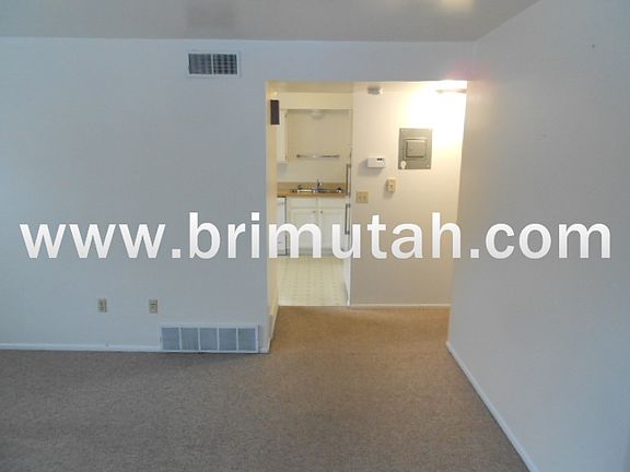 5th image of 4841 S Memory Ln APT 3