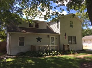 260 S 1st St, Sheldon, IL 60966