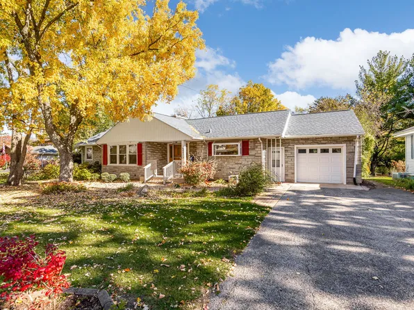 4915 Pershing Ave, Downers Grove, IL 60515